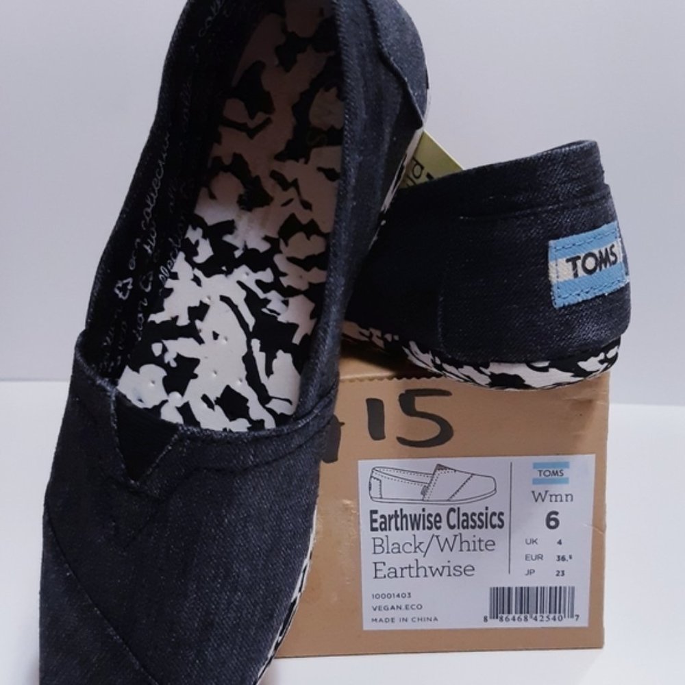 TOMS Black & White